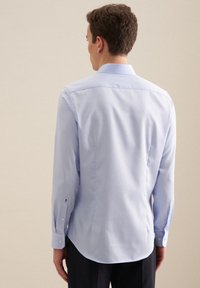 Seidensticker SLIM - Zakelijk overhemd - light blue