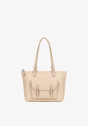 Beige leren draagtas met dubbele schouderhengsels, een voorvakklep met twee gespsluitingen en gouden accenten.