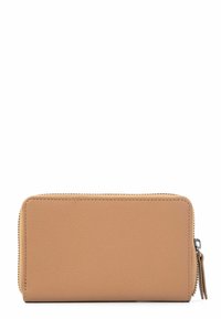 Portafoglio in pelle tan con superficie testurizzata, bordi arrotondati e chiusura con zip perimetrale. Presenta una piccola cerniera su un lato.