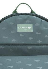 Lacoste PENCIL CASE UNISEX - Šolska torba - sinople