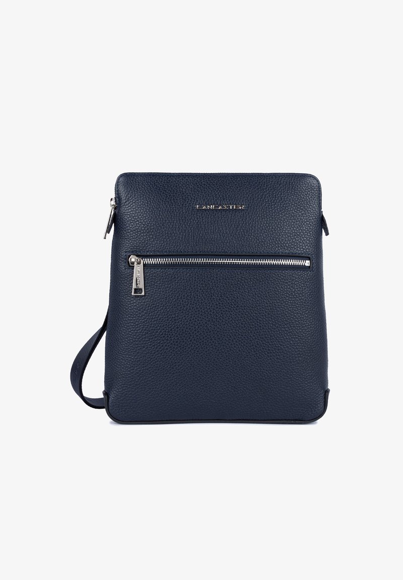 Borsa a tracolla in pelle blu navy con superficie texturizzata, tasca frontale con zip e dettagli hardware in argento. Include una tracolla regolabile.