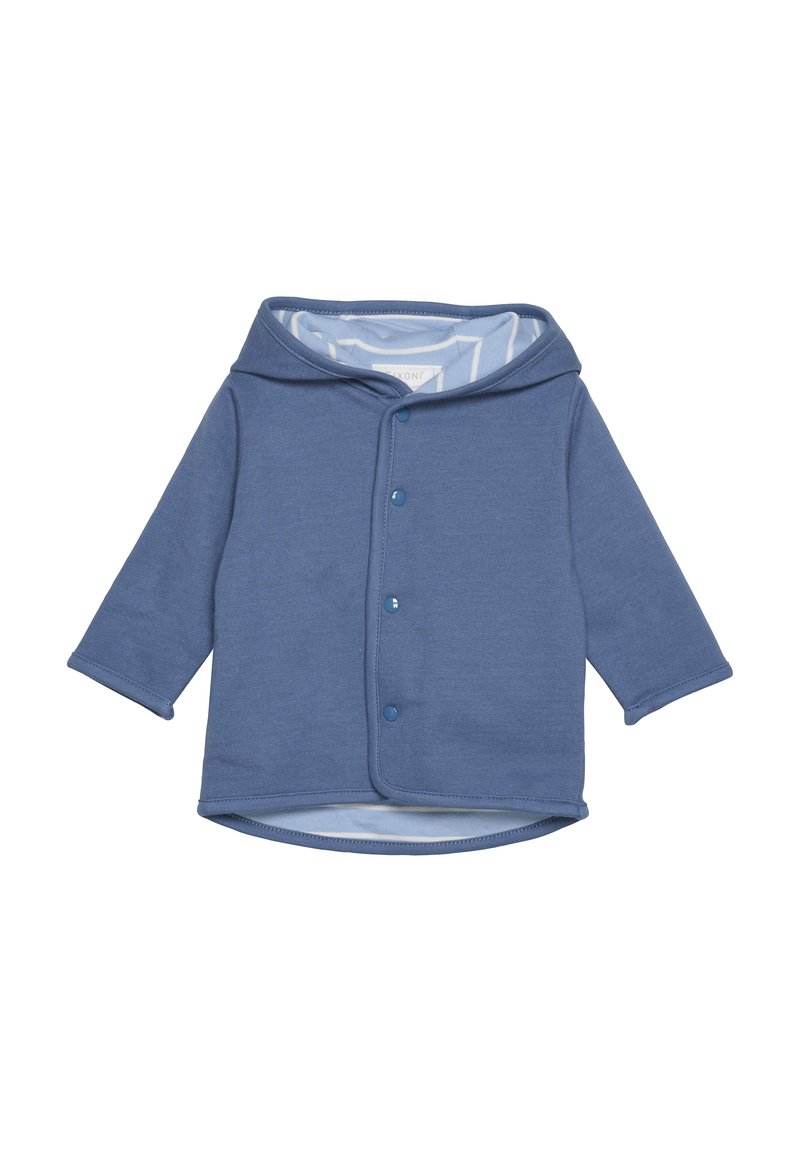 Blå hætte sweater lavet af blødt stof, med knaplukning foran, lange ærmer og en kontrasterende indvendig foring med stribet mønster.