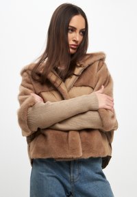 Cesare Gaspari Winterjacke - beige