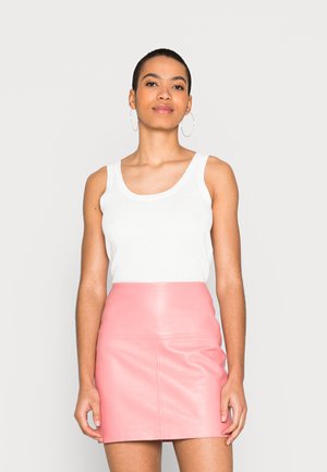 Top - white