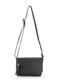 Czarna skórzana torebka crossbody o teksturowanym wykończeniu, zapięcie na klapkę oraz dekoracyjny chwost. Posiada regulowany, pleciony pasek.