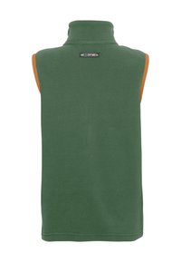 Grön fleeceväst med hög krage, ärmlös design, kontrasterande orange axelaccent och en svart logotags på baksidan.