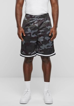 Svart og grå kamuflasje shorts med lett mesh tekstur, elastisk midjebånd og hvite side-striper, egnet for treningsklær.