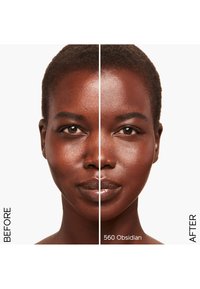 Shiseido SYNCHRO SKIN RADIANT LIFTING FOUNDATION SPF30 - Base de maquillaje - obsidian