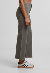 Urban Classics Trapezaste traperice - olive