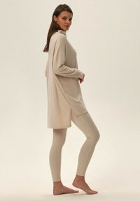 ESOTIQ JOYLAND piaskowy