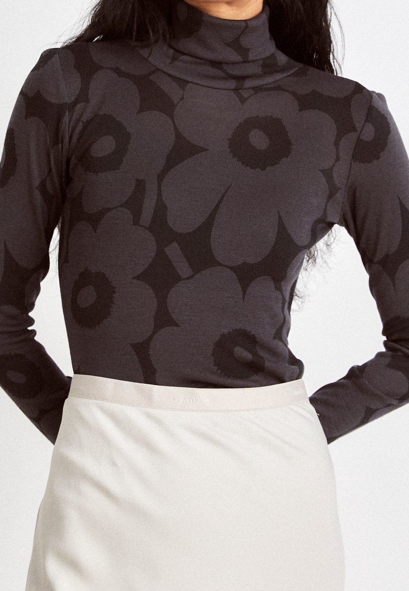 Marimekko Stickad tröja - black