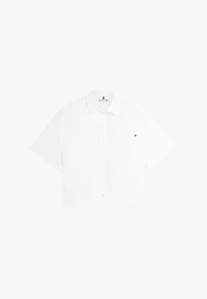 Valge lühikeste varrukatega nööpidega särk krae ja rinnataskuga, millel on väike Tommy Hilfigeri logo.