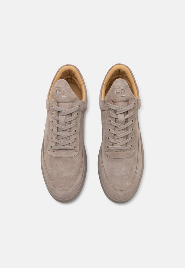 Trainers - tonal earth2