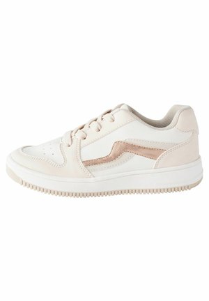 Baskets blanches avec une bande latérale en rose gold texturé. Fabriquées en cuir et matériaux synthétiques, elles disposent de lacets ronds et d'une semelle en caoutchouc.