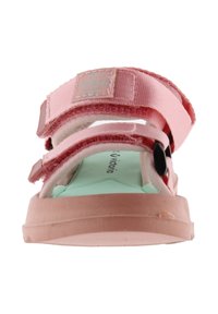 Sandal rosa con correas de Velcro, con un upper texturizado y una plantilla verde. Diseño ligero, suela de espuma acolchada para mayor comodidad.