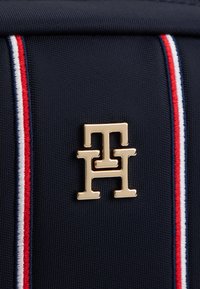 Tommy Hilfiger POPETTE CAMERA BAG  - Cross body bag - space blue