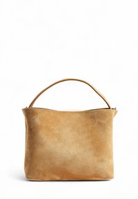 Borsa in suede color beige caldo, con un manico curvo singolo e una superficie morbida e testurizzata. Chiusura a zip in alto. Il retro ha una finitura liscia.