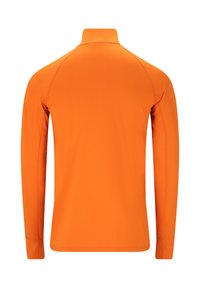 Langärmliges, hochgeschlossenes orangenes Sportshirt aus dehnbarem Material mit Flachnaht, für Komfort und Bewegung. Angenehme Oberfläche.