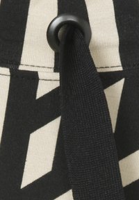 Thumbnail Image 3