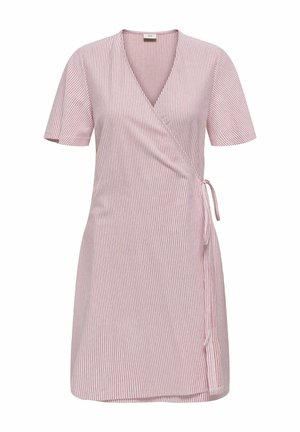 Stripete omslagkjole i rosa og hvit. Den har korte ermer, V-hals, justerbar knyte i midjen og en glatt tekstur.