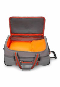 Borsa da viaggio grigia con interno arancione, doppio manico, chiusura con zip e manico retrattile. Tasca in rete sul coperchio per ulteriore spazio di stivaggio.