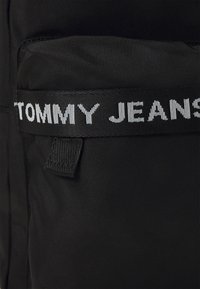 Tommy Jeans ESSENTIAL DOME  - Rugzak - black