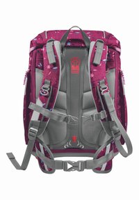 Sac à dos violet avec des bretelles rembourrées grises, motif floral, boucles latérales ajustables et un logo central. Comprend un soutien dorsal renforcé et des zips.