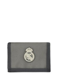 Portafoglio grigio con esterno testurizzato, patch con logo e dettaglio a forma di corona, e cuciture in contrasto. Forma rettangolare compatta.