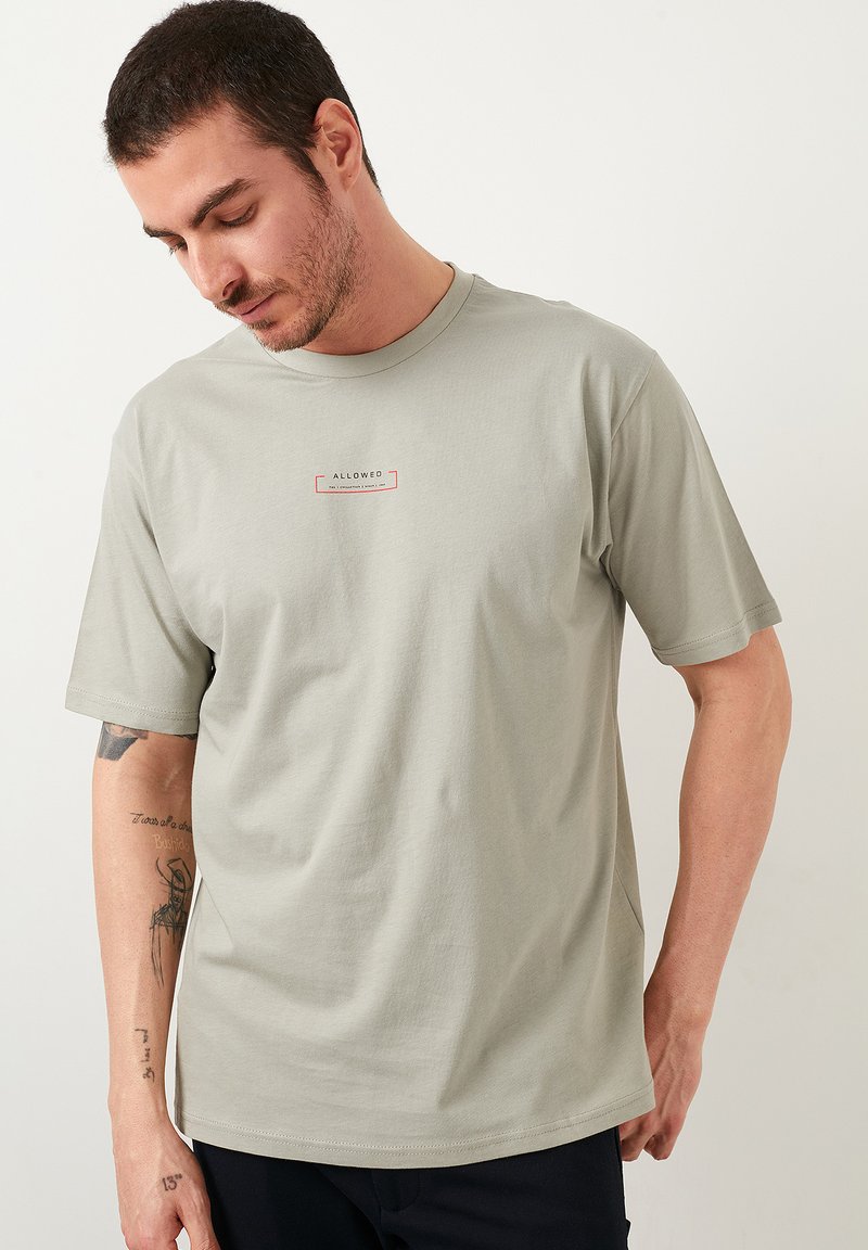 Herren T-Shirts basic | Buratti BURATTI T-Shirt basic almond green/grün - IC23807 Herren T-Shirts basic | Buratti BURATTI T-Shirt basic almond green/grün - IC23807