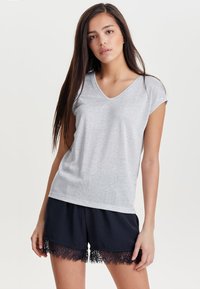 ONLY ONLSILVERY V NECK NOOS - T-Shirt basic - silver