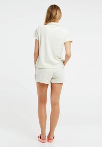 Protest PRTROSS - Shorts - kitoffwhite
