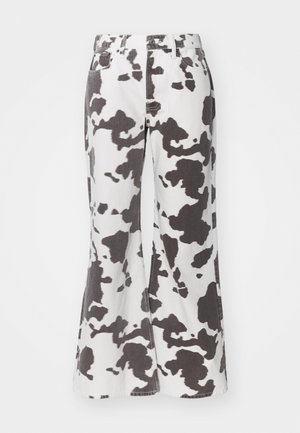 Abercrombie & Fitch, COWHIDE BAGGY - Τζιν καμπάνα - white/brown