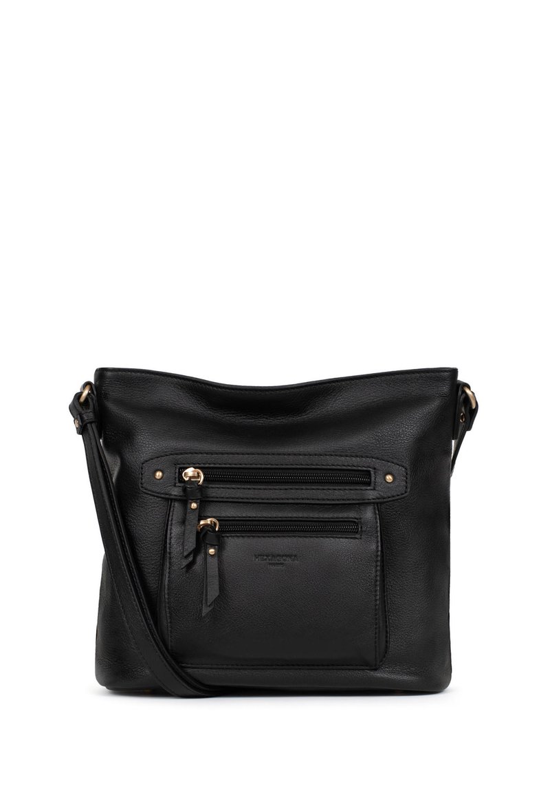Borsa a spalla in pelle nera con due tasche anteriori con zip, hardware color oro e una finitura testurizzata. Inclusa tracolla regolabile.