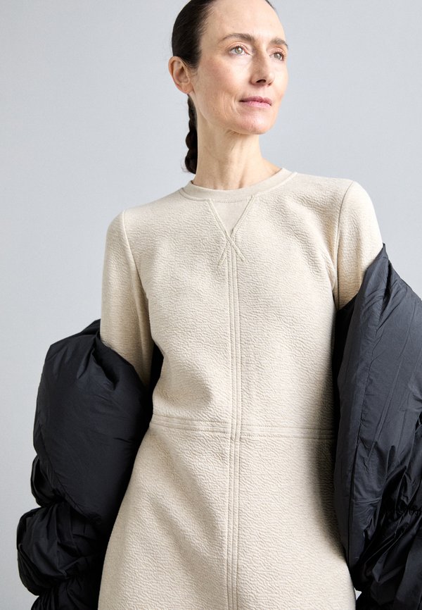 DRESS IN CLOQUE - Jersey dress - oatmeal melange2