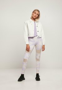 Urban Classics LADIES SHORT BOXY WORKER JACKET - Chaqueta vaquera - white