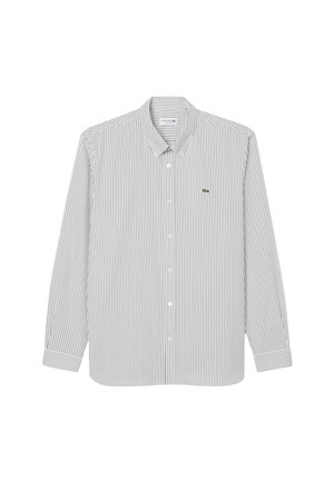 Camicia a maniche lunghe a righe con colletto button-down, caratterizzata da sottili righe verticali bianche e verdi e un piccolo logo verde sul petto.