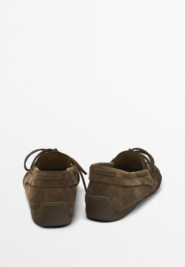 GATHERED SPLIT  - Boat shoes - sand2