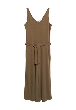 Ärmelloser brauner Jumpsuit mit V-Ausschnitt, weiten Beinen, Seitentaschen und einem passenden Stoffgürtel, der an der Taille gebunden ist.