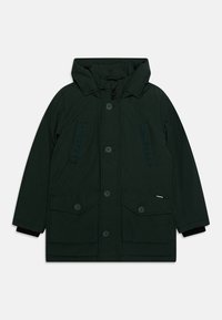 Mörkgrön huvmantel med knappstängning, två framfickor och ribbade muddar. Slät textur med subtila design detaljer.