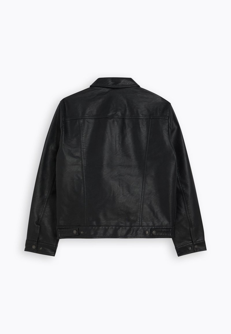 Veste en cuir noir avec une texture lisse, présentant un col classique, deux poches à boutons à la taille et un ourlet droit.