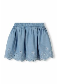 Gonna di cotone azzurro chiaro con vita elastica, caratterizzata da ricami bianchi decorativi lungo l'orlo e un design svasato.