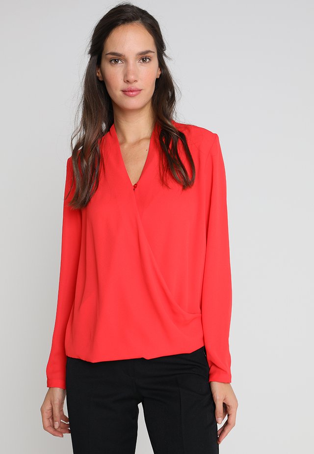 Blouse - lipstick