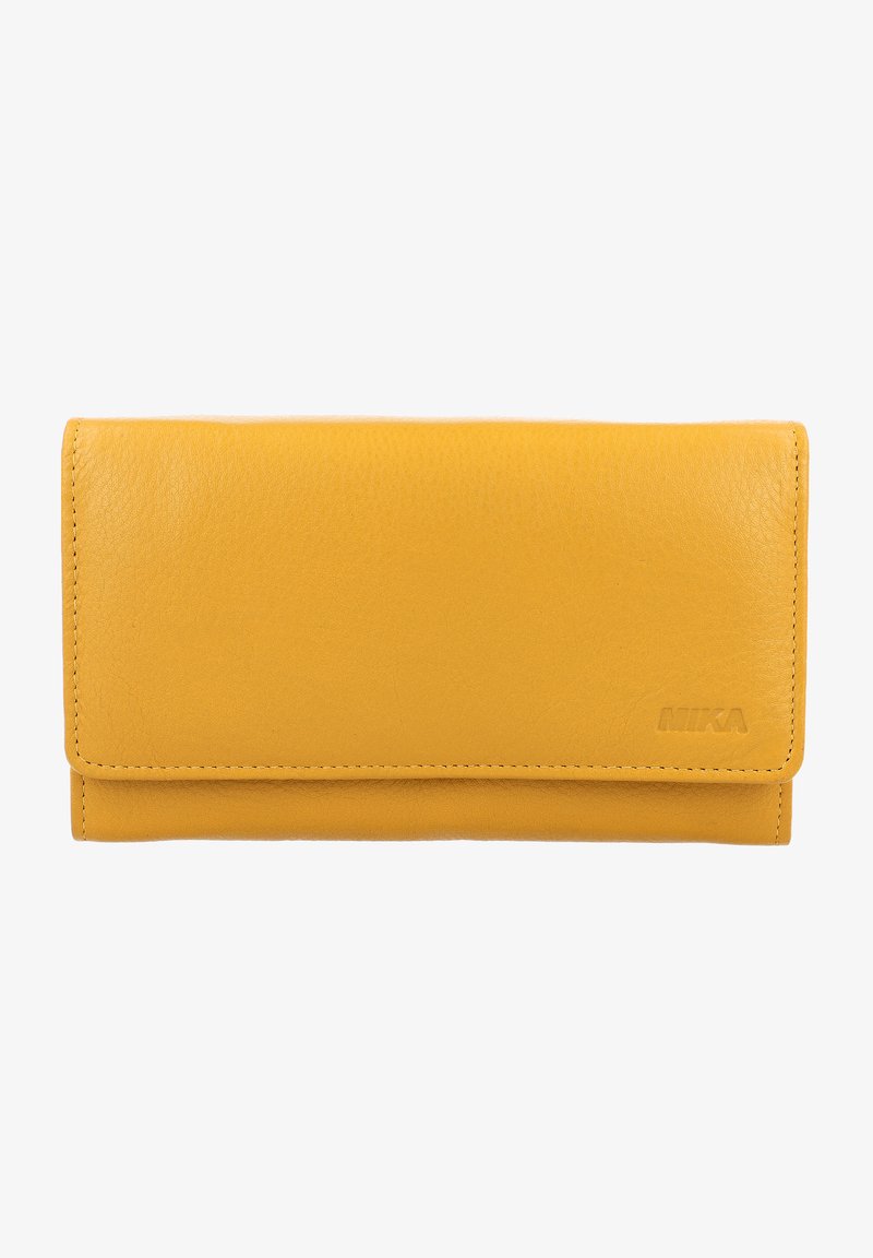 Cartera de cuero amarilla con una textura suave, diseño de solapa y logo de la marca en relieve. Forma compacta y rectangular.