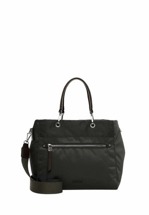 Tumši zaļš auduma iepirkumu soma ar divām rokturiem, regulējamu plecu siksnu, priekšējo rāvējslēdzēja kabatu un sudraba detaļām. Gluda virsma.