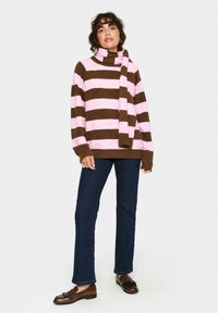 Saint Tropez GARBIE - Sjaal - chateau nuthach stripe