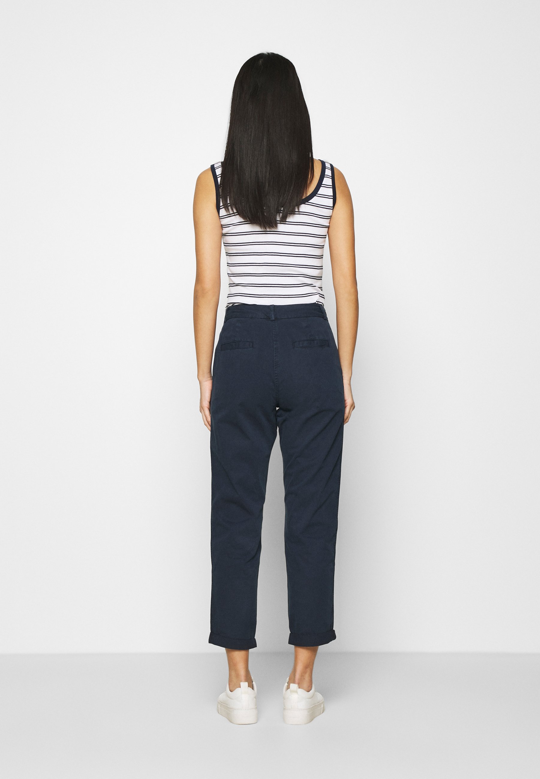 Femme Chino Femme Chino