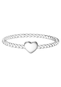 Prsten sa srebrnim uvijenim trakom koji ima glatki detalj u obliku srca u sredini, s poliranim završetkom i teksturiranim dizajnom.