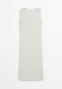 Hihaton, ribbed neule midi-mekko off-white-värissä, jossa on pyöreä pääntie ja suora siluetti.