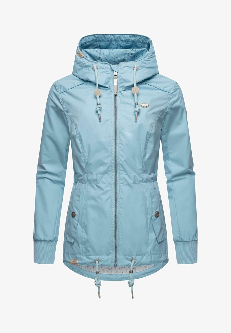 Ljust blå, vattentät jacka med dragkedja, justerbar huva, elastiska ärmslut, dragsko i midjan och två sidofickor. Slät textur.