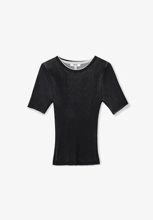 Haut noir à manches courtes en maille côtelée avec un col rond et un tissu texturé. Présente un design ajusté et une longueur cropped.